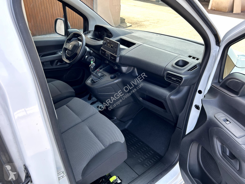Peugeot Standard 650KG 1.5 Bluehdi 100 Premium van