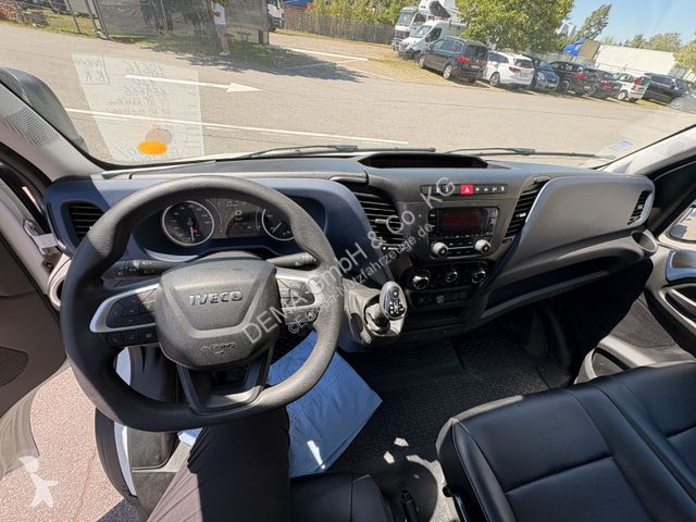 Véhicule utilitaire Iveco...