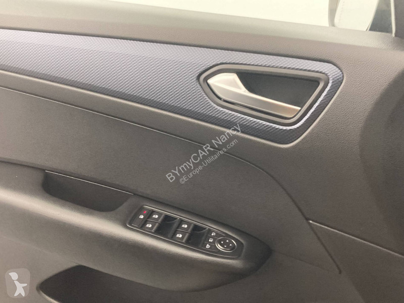 Autoutilitară Renault Arkana mild hybrid 140...
