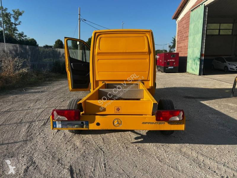Furgoneta Mercedes