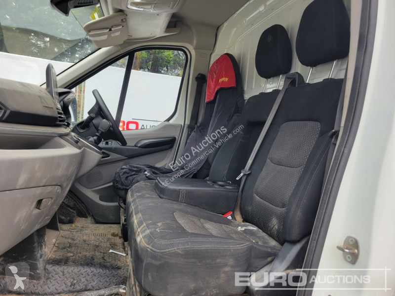 Véhicule utilitaire Maxus 9