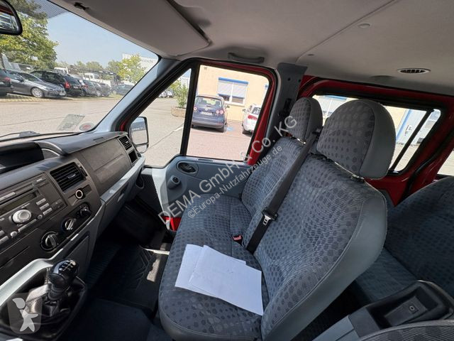 Véhicule utilitaire Ford...