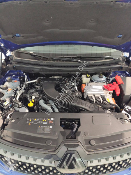 Veicolo commerciale Renault Austral full hybrid...
