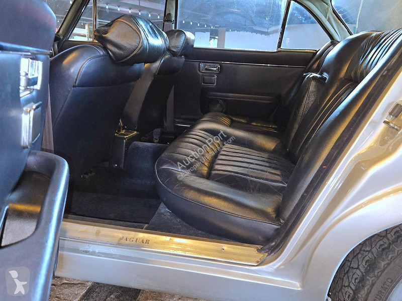 Véhicule utilitaire Jaguar (series II) 4.2...