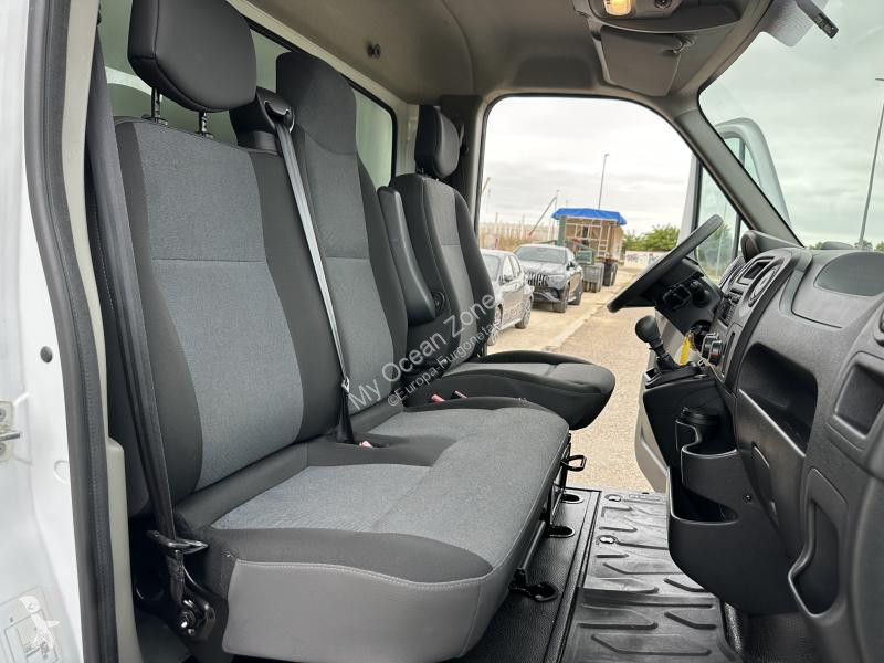 عربة نفعية Renault 2.3 DCI 150