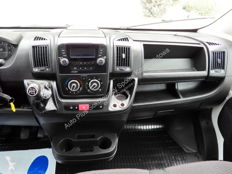 Samochód dostawczy Peugeot  BOXER