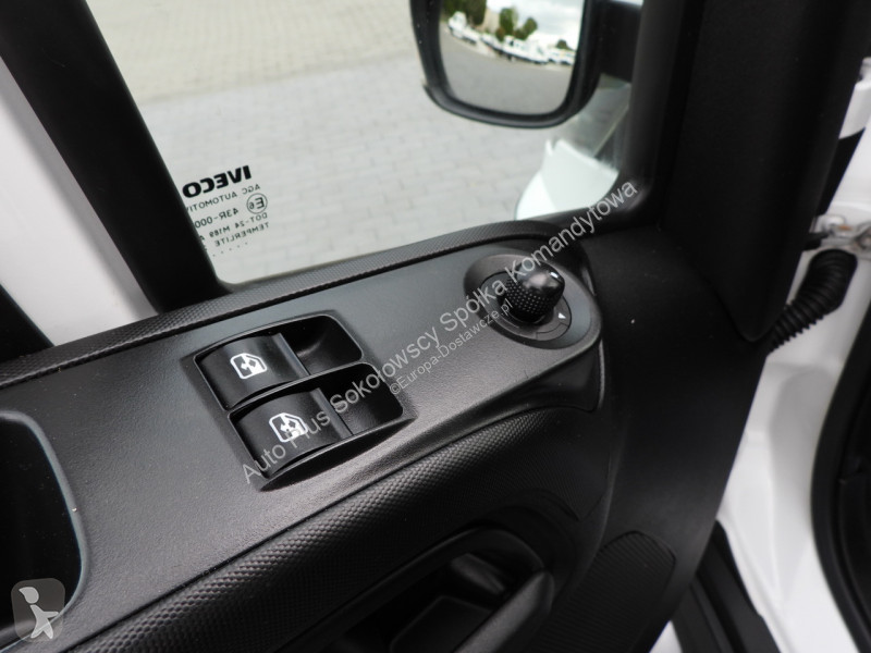 Véhicule utilitaire Iveco 35C17 DAILY