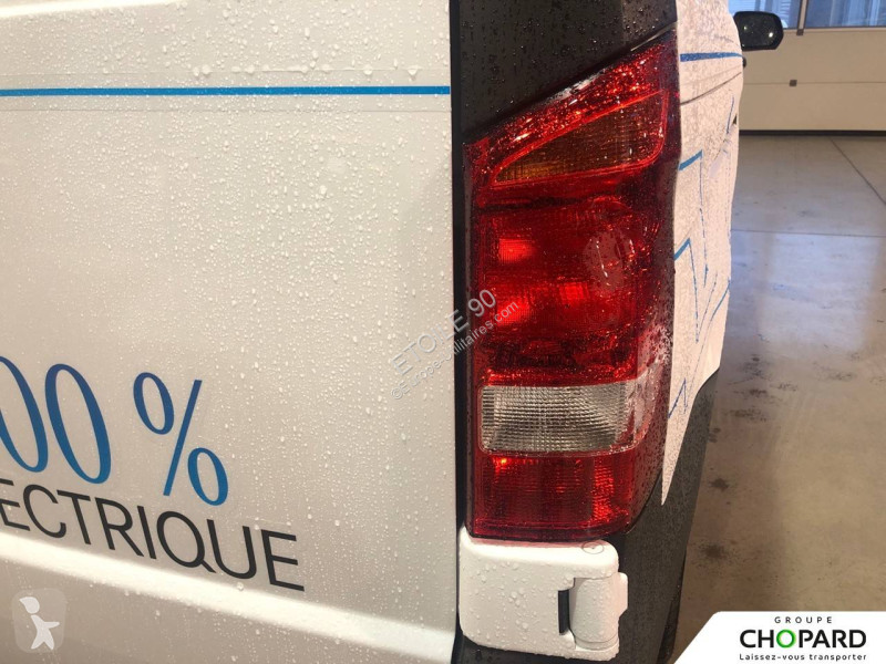 عربة نفعية Mercedes EVITO FOURGON 60 KWH LONG FWD