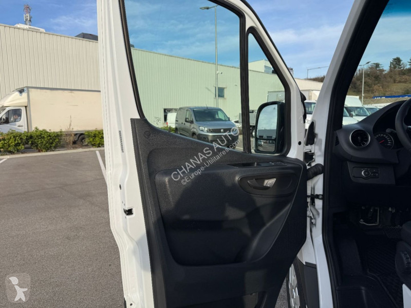 Véhicule utilitaire Mercedes 317 CDI 37 3.5T...