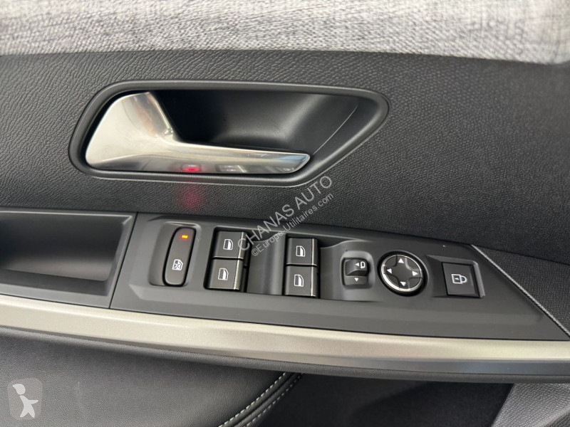 عربة نفعية Peugeot 1.2 Hybrid 145 GT e-DCS6...