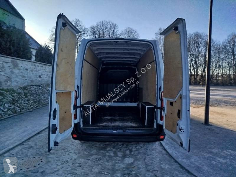 Samochód dostawczy Renault