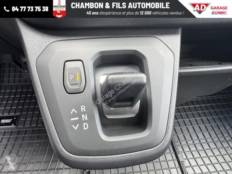 Véhicule utilitaire Renault CABINE APPROFONDIE...