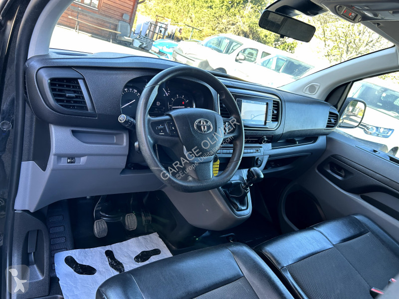 Véhicule utilitaire Toyota Proace Médium 1.5...
