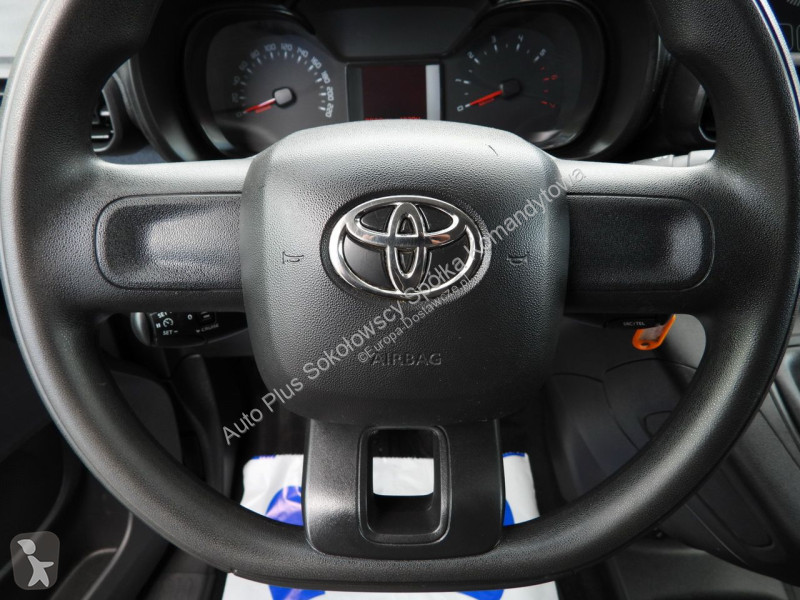 Véhicule utilitaire Toyota CITY