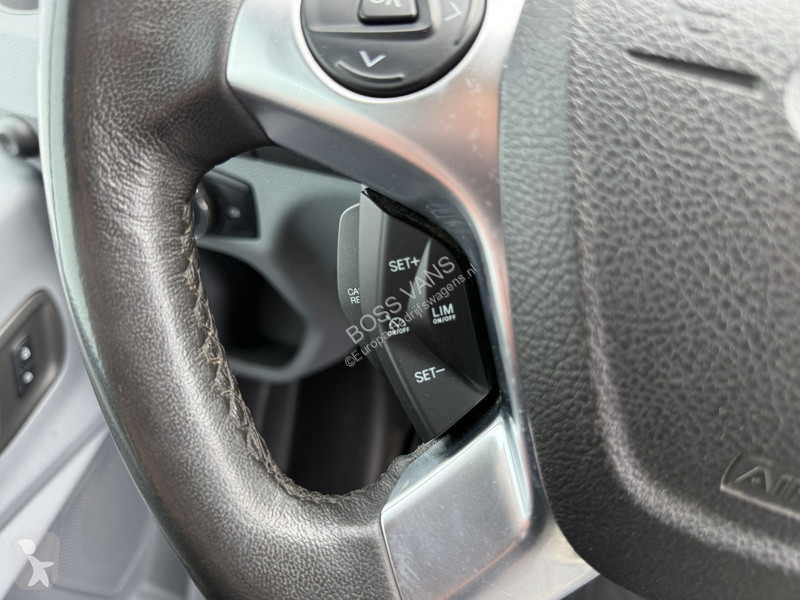 Véhicule utilitaire Ford 2.0 TDCI 130PK L2H2...