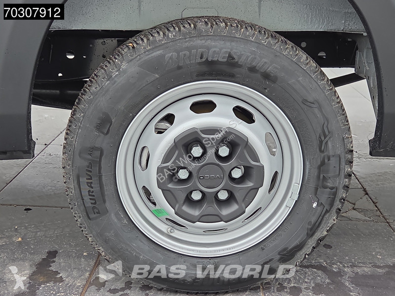 Varevogn Iveco 35S18 3.0L - Automático - 180CV...