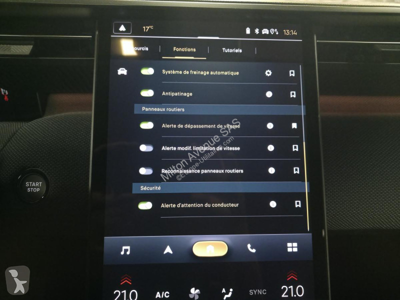Véhicule utilitaire Citroën C5 AIRCROSS 1.2i...