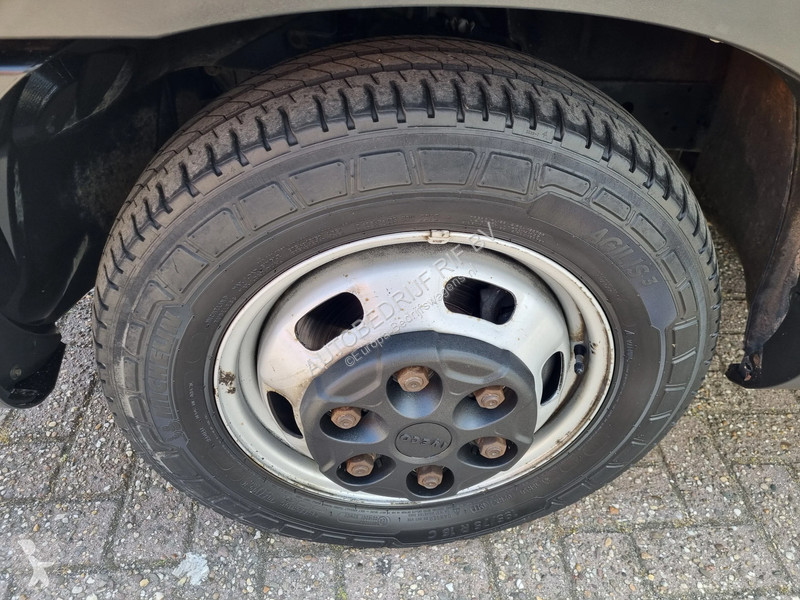 Furgoneta Iveco 35C18 3.0D 180PK L4H2 Maxi N1...