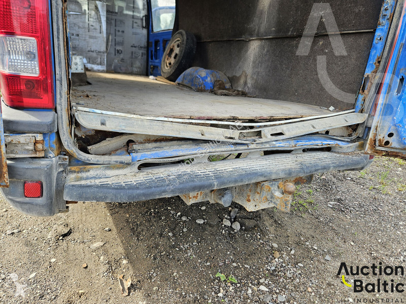 Véhicule utilitaire Iveco  35C15V