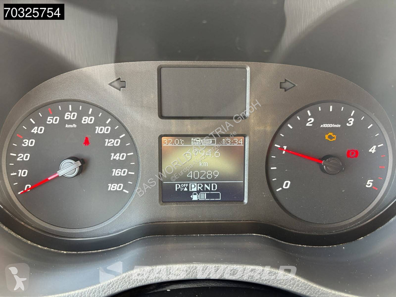 عربة نفعية Mercedes 215 CDI Automatik 150PS...