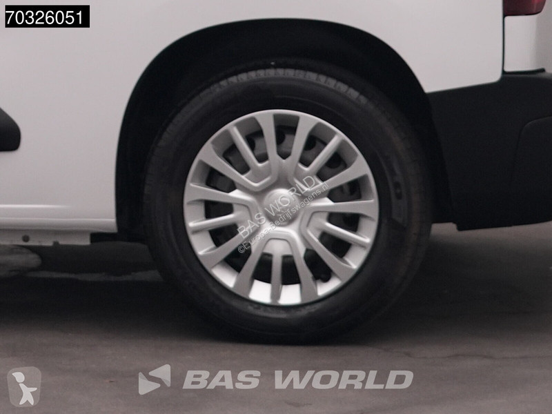 عربة نفعية Toyota Benzine L1H1 Navi Airco...