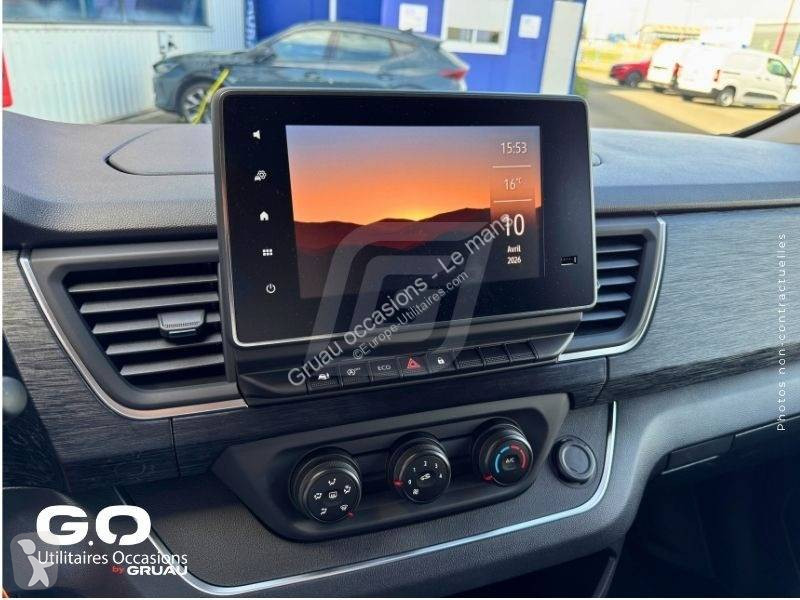 Véhicule utilitaire Nissan