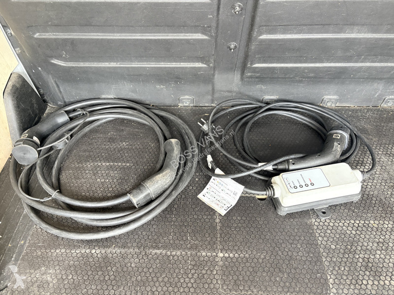 عربة نفعية Nissan EV 45kWh L1 260KM WLTP LED...