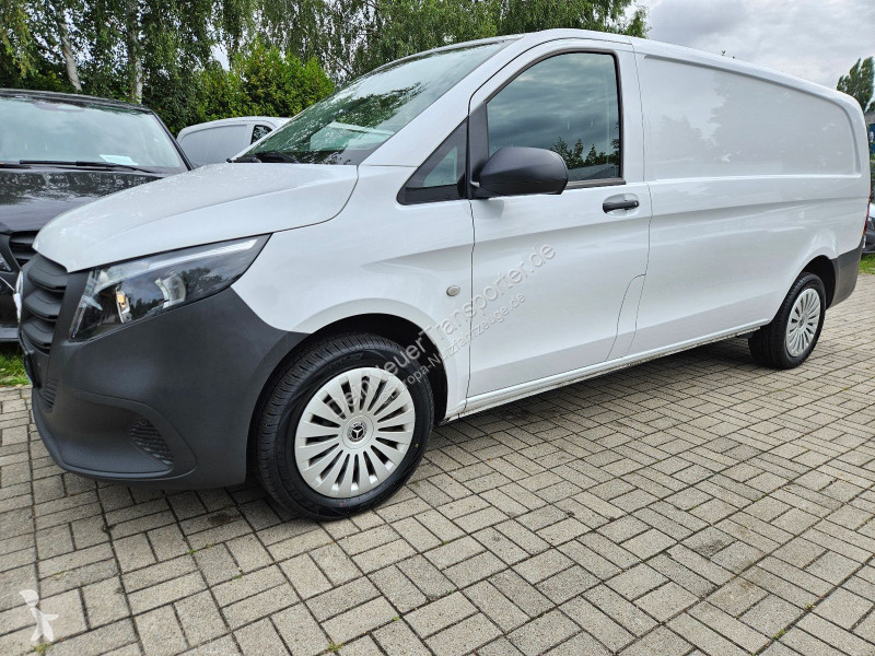 Mercedes Vito...