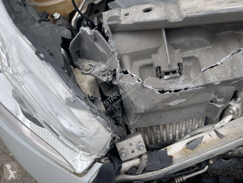 عربة نفعية Peugeot