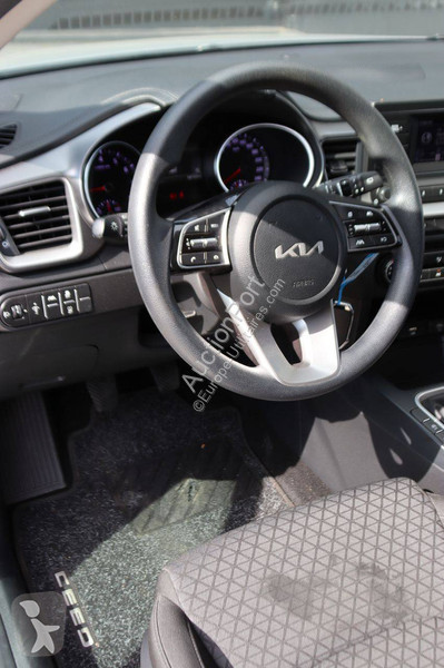 Samochód dostawczy KIA  Ceed