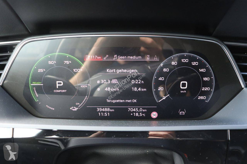 Furgoneta Audi  S Line e-tron