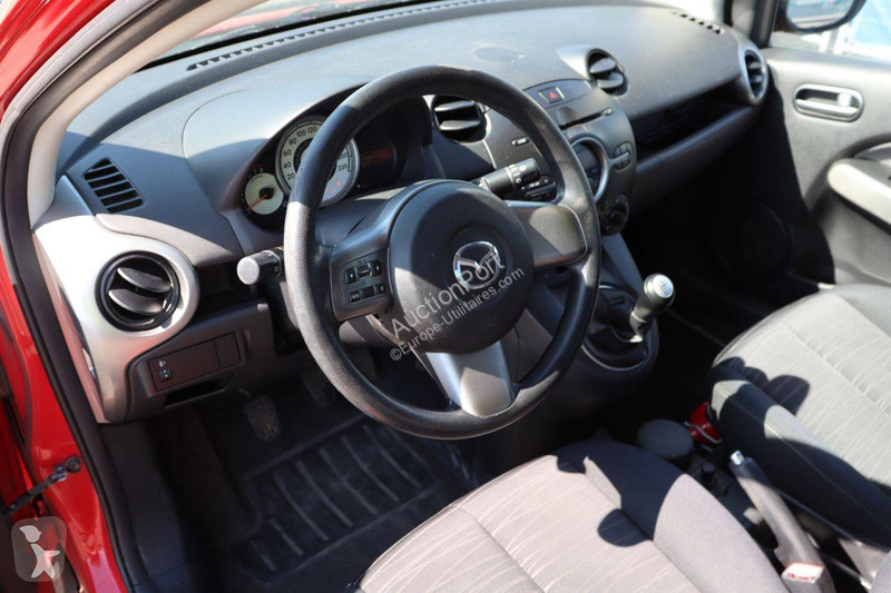 Samochód dostawczy Mazda  2