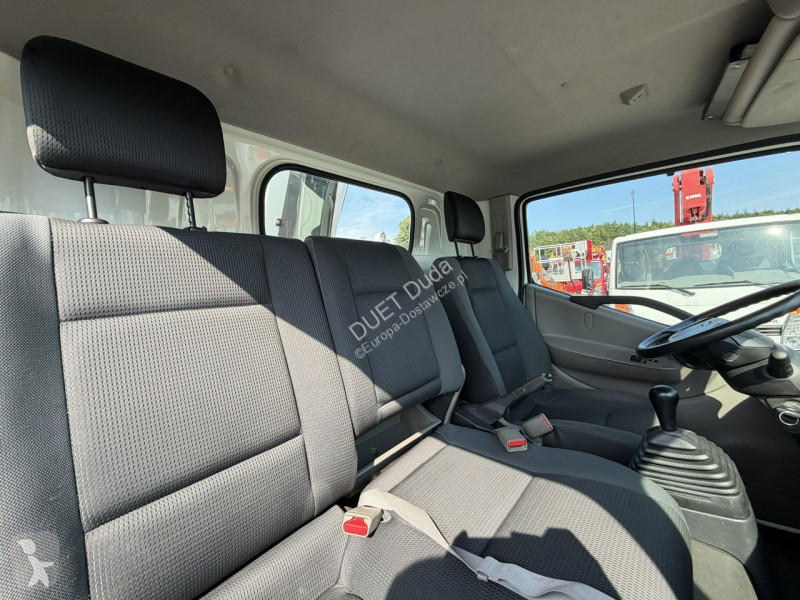 Véhicule utilitaire Nissan