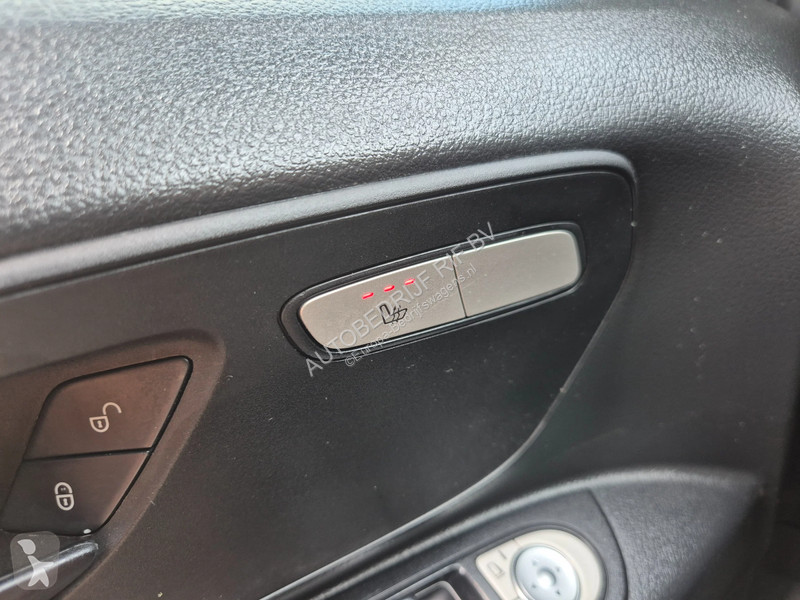 Véhicule utilitaire Mercedes L2 DC 5 Pers/...