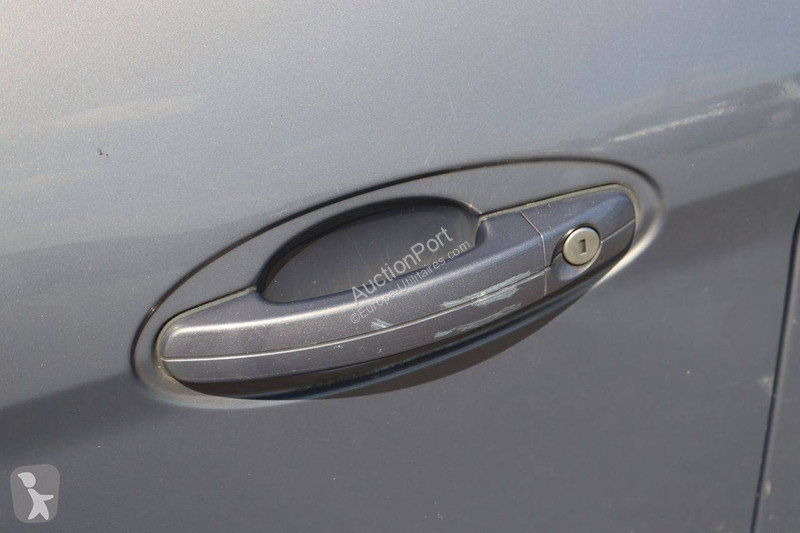 Véhicule utilitaire Ford Grand
