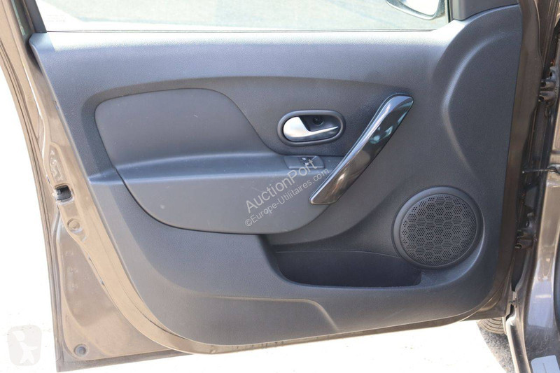 Véhicule utilitaire Dacia