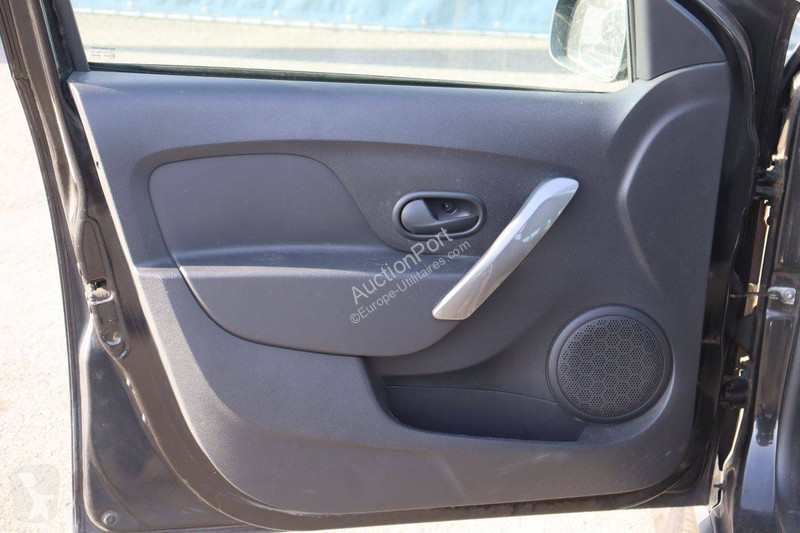 Véhicule utilitaire Dacia