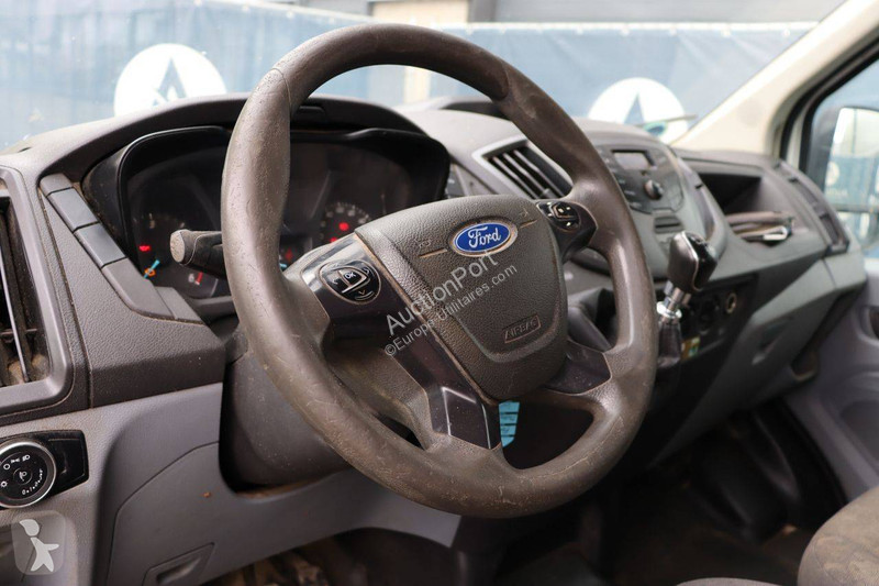 Véhicule utilitaire Ford