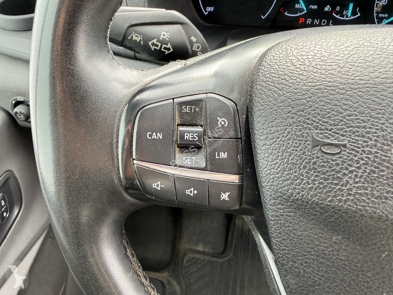 Véhicule utilitaire Ford 68kWh 184PK L3H3 317km...