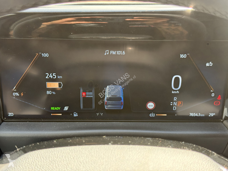 Véhicule utilitaire Ford 65 kWh 218PK...