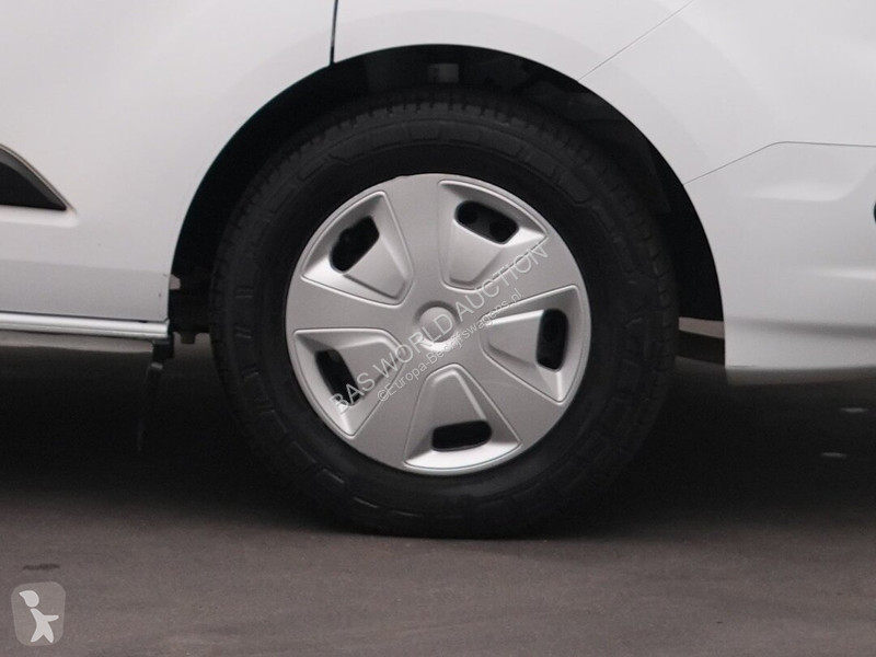 Véhicule utilitaire Ford 130PK