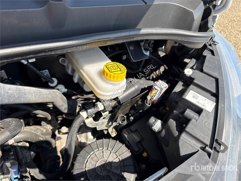 Комерційні автомобілі Opel 2.2