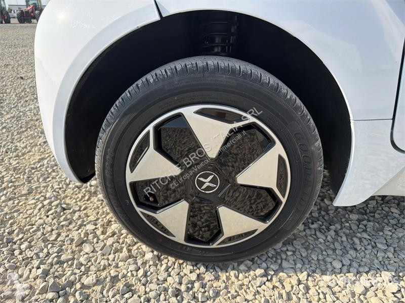 Коммерческий автомобиль  XEV Yoyo Electric...