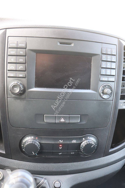 Комерційні автомобілі Mercedes 777CDI
