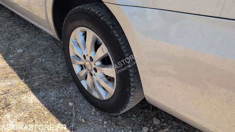 Véhicule utilitaire Mercedes VITO