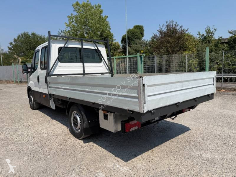 Лекотоварен автомобил Iveco 35S12