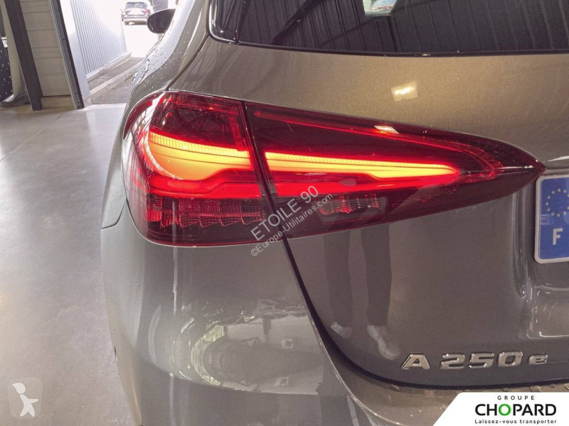 Лекотоварен автомобил Mercedes Classe A 250 e...