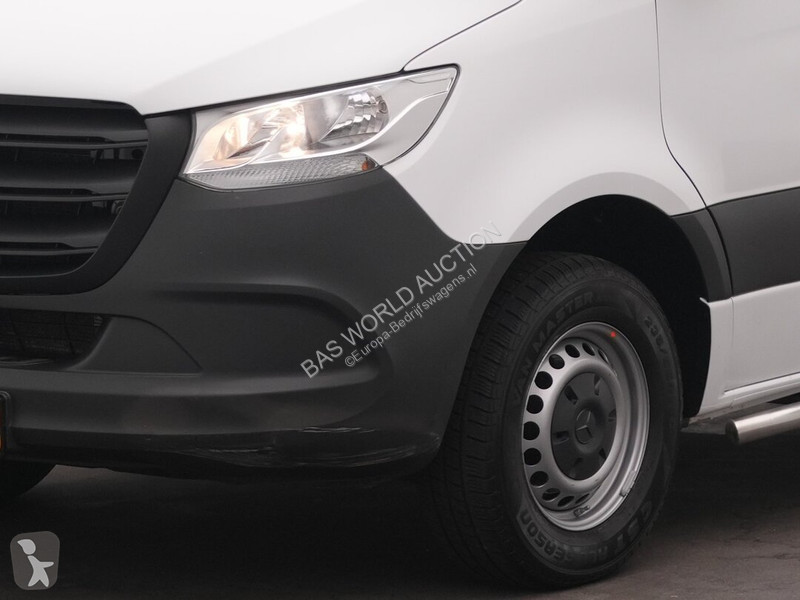 Лекотоварен автомобил Mercedes 311 CDI