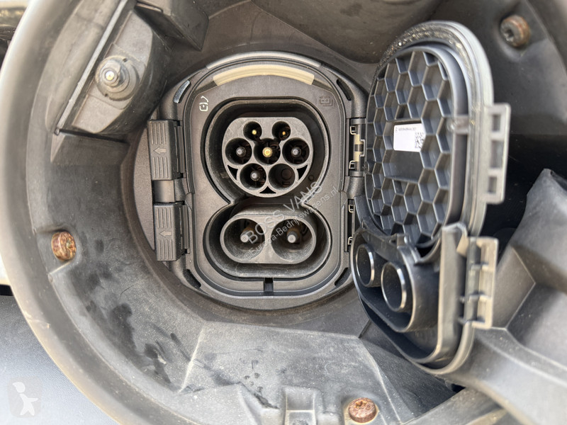Лекотоварен автомобил Mercedes 312 55kWh L2H2...