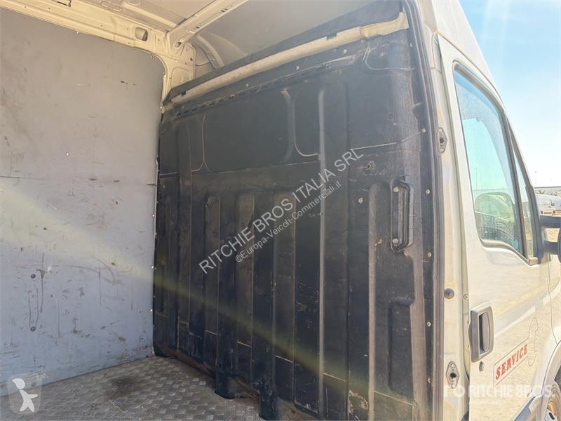 Furgoneta Iveco 35C15 Cargo Van
